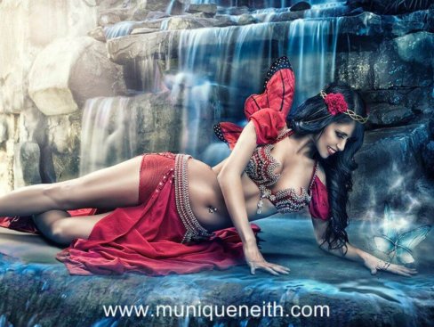 Munique Neith - Fotos